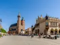 Spacer po Rynku Głównym w Krakowie, z Bazyliką Mariacką i Sukiennicami. Idealne miejsce na weekend w Krakowie.