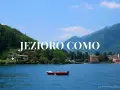 Spokojny rejs po Como. Wiosłowanie małą łódką przy brzegu z willami i zielonymi wzgórzami w tle.