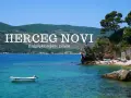 Herceg Novi, czarujące plaże w Zatoce Kotorskiej. Błękitna woda, kamieniste wybrzeże i zielone wzgórza tworzą idylliczny krajobraz.