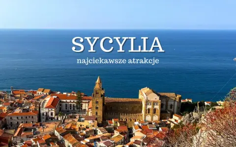 Widok na sycylijskie miasteczko z katedrą i morzem w tle.