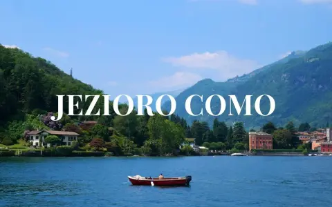 Spokojny rejs po Como. Wiosłowanie małą łódką przy brzegu z willami i zielonymi wzgórzami w tle.