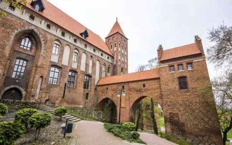 Zamek w Kwidzynie, z jego ceglaną architekturą i charakterystyczną wieżą, kryje wiele ciekawostek.