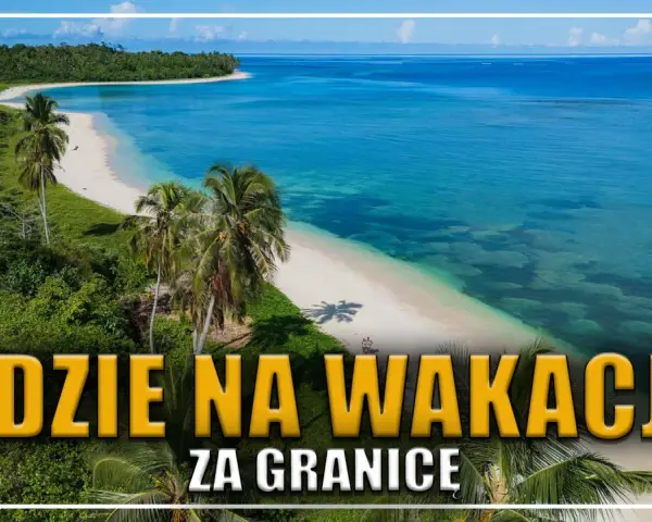 Rajska plaża z palmami i turkusową wodą. Idealne miejsce, gdzie jest ciepło w maju na zagraniczne wakacje.