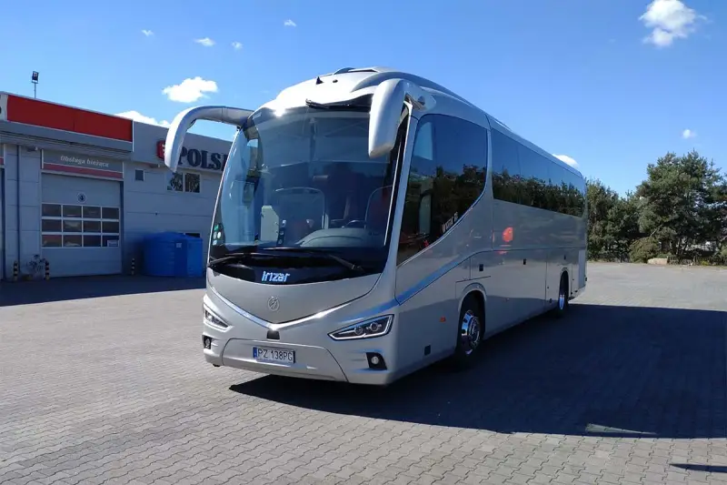 Nowy autokar Irizar czeka na wycieczkę objazdową autokarem do Włoch. Sprawdź, co zabrać!